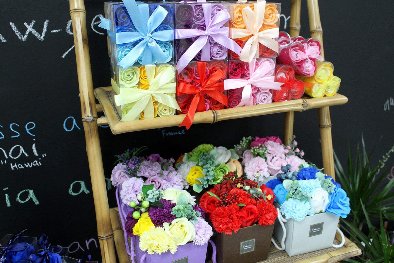 1x Set of 3 Soap Flower Heart Box - Spring Roses